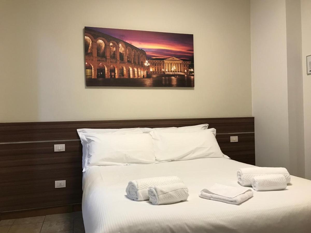 Verona Apartments & Rooms Lungadige Εξωτερικό φωτογραφία